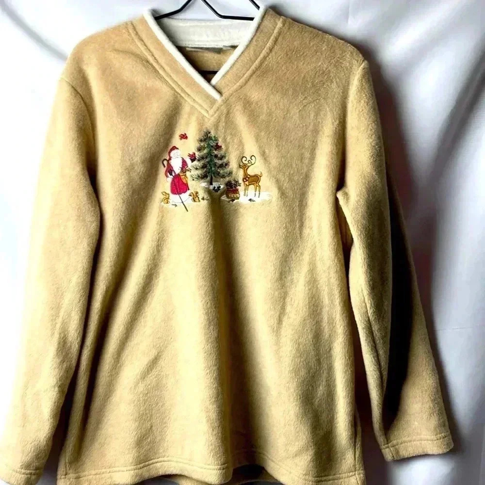 CROFT AND BARROW‎ WOMENS SIZE LARGE FLEECE VNECK SHIRT TAN CHRISTMAS DESIGN